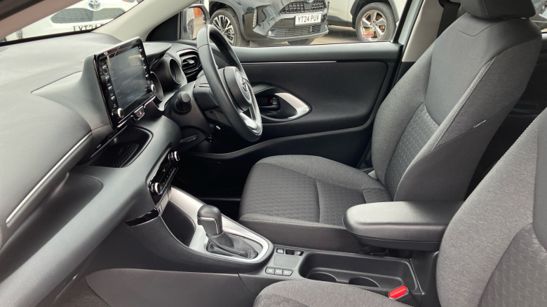 Toyota Yaris 1.5 Hybrid Design 5dr CVT Hybrid Hatchback